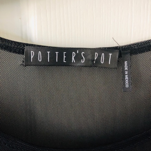POTTERS POT Black mesh sheer floral embroidered top size medium - Picture 5 of 8